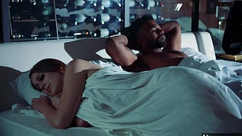 Triángulo interracial FFM con Lena Paul y Laney Grey