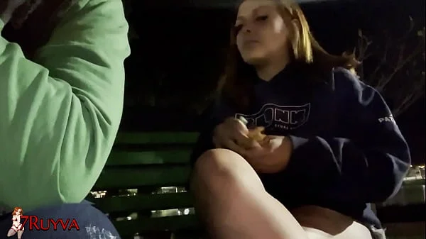 Falou que era só uma entrevista e me comeu no meio da rua