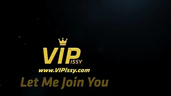 VIPissy: Chica húngara meando en la boca