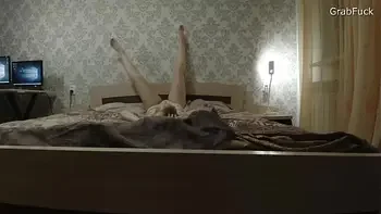 сводный друг двоюродного деда трахает меня в жопу и кончает внутрь