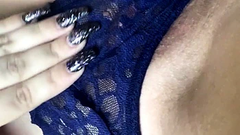 Solo Girls Masturbate to Orgasm