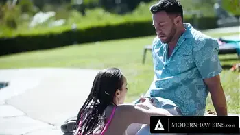 MODERN-DAY SINS - Sunbathing MILF Lexi Luna Lets Pool Guy Titty Fuck Her While Husband Isn't Home!