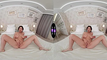 Teen Lola Bredly flaunts her big boobs in VR