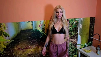 Skinny blonde German amateur milf wants sex from stranger